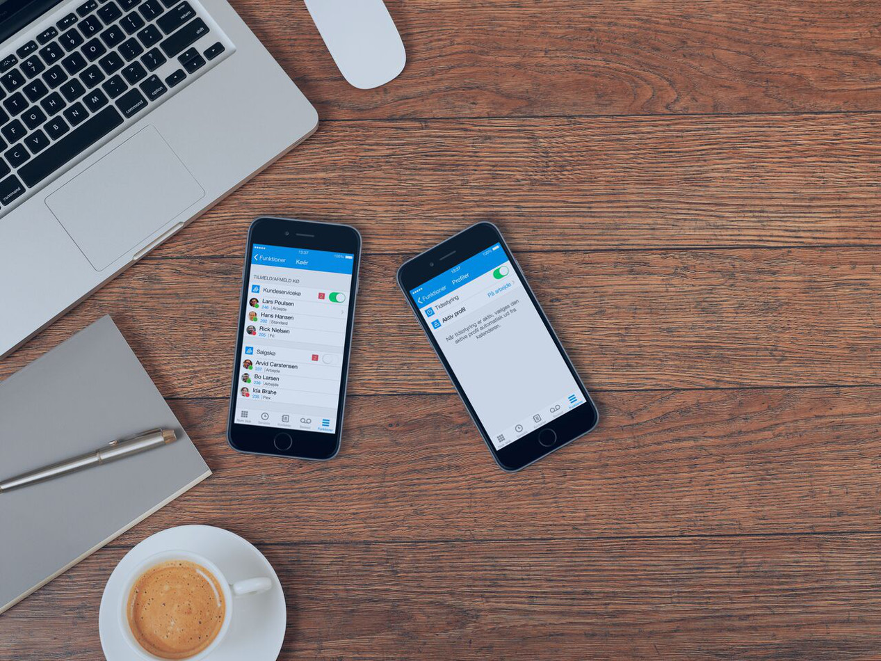 bruntbord-kaffe-computer